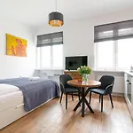 Rent like home - Aleja Wyzwolenia 14A